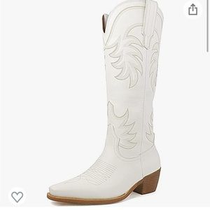 White cowgirl/ cowboy boots